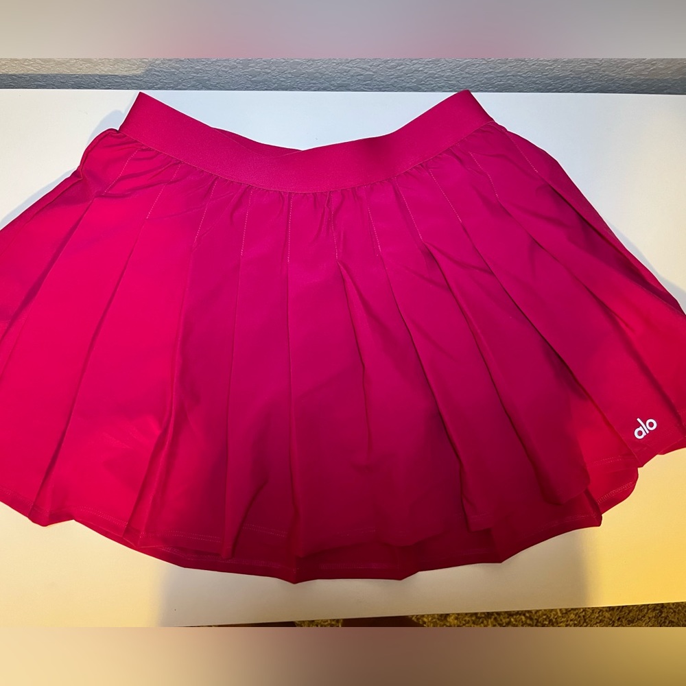 Alo Yoga varsity tennis skirt with built-in short